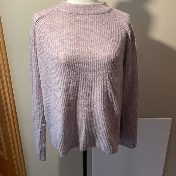 3/30 Deal !! Violet coloured sweater - Picture 3 of 4